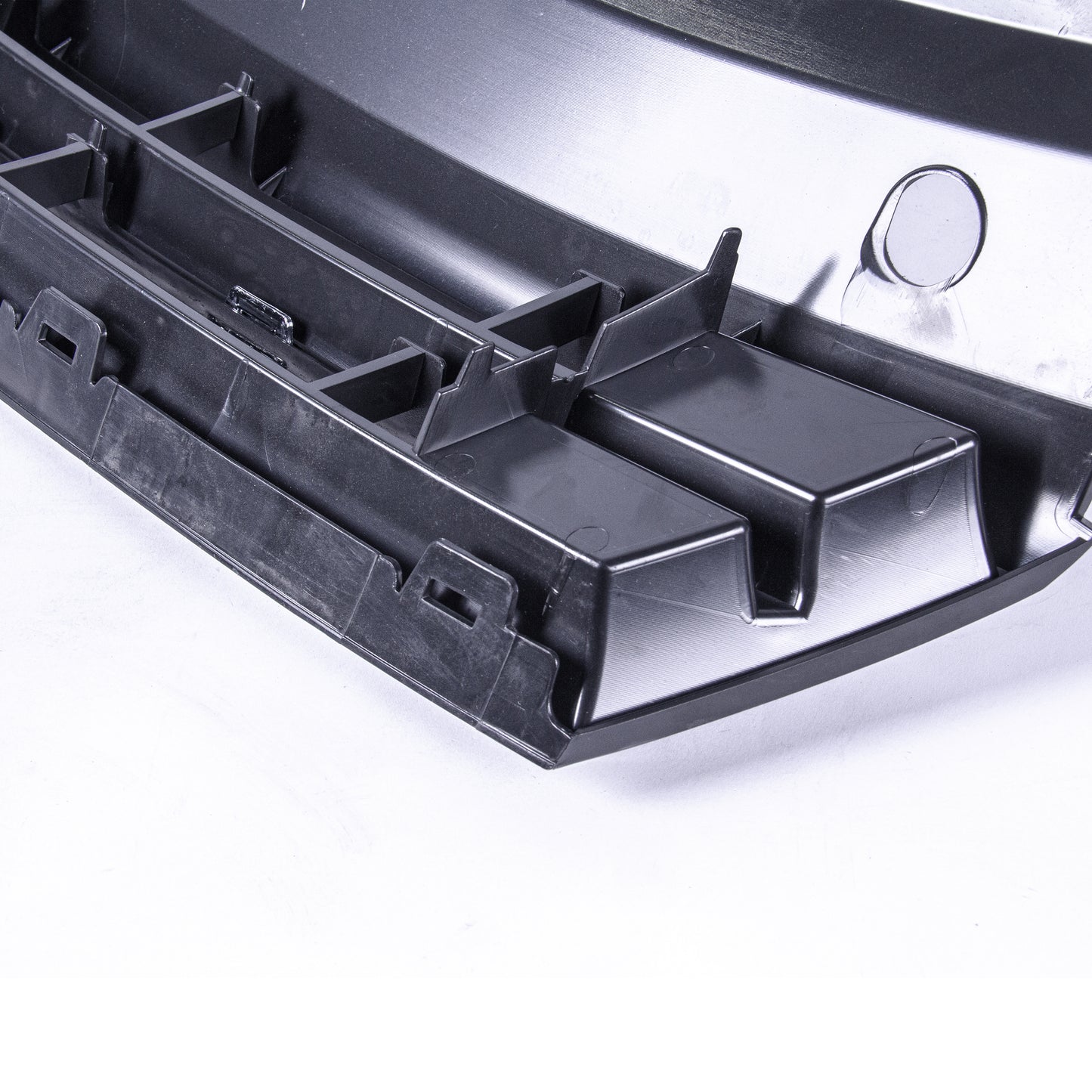 Main Grille Black With Chrome Moulding Front Upper For VW Polo 09-14 6R0853651C