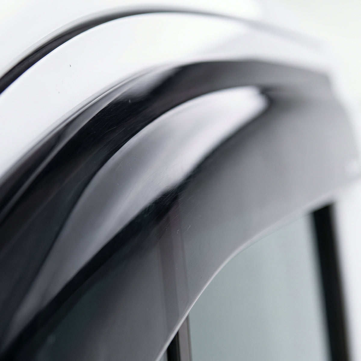 2x Front Wind Rain Smoke Deflectors L Shape for Ford Transit Mk6 Mk7 (2000-2013) - Detail View - BUYDAY
